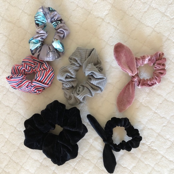 Bundle of Scrunchies- free with purchase 🌟 - Picture 1 of 3